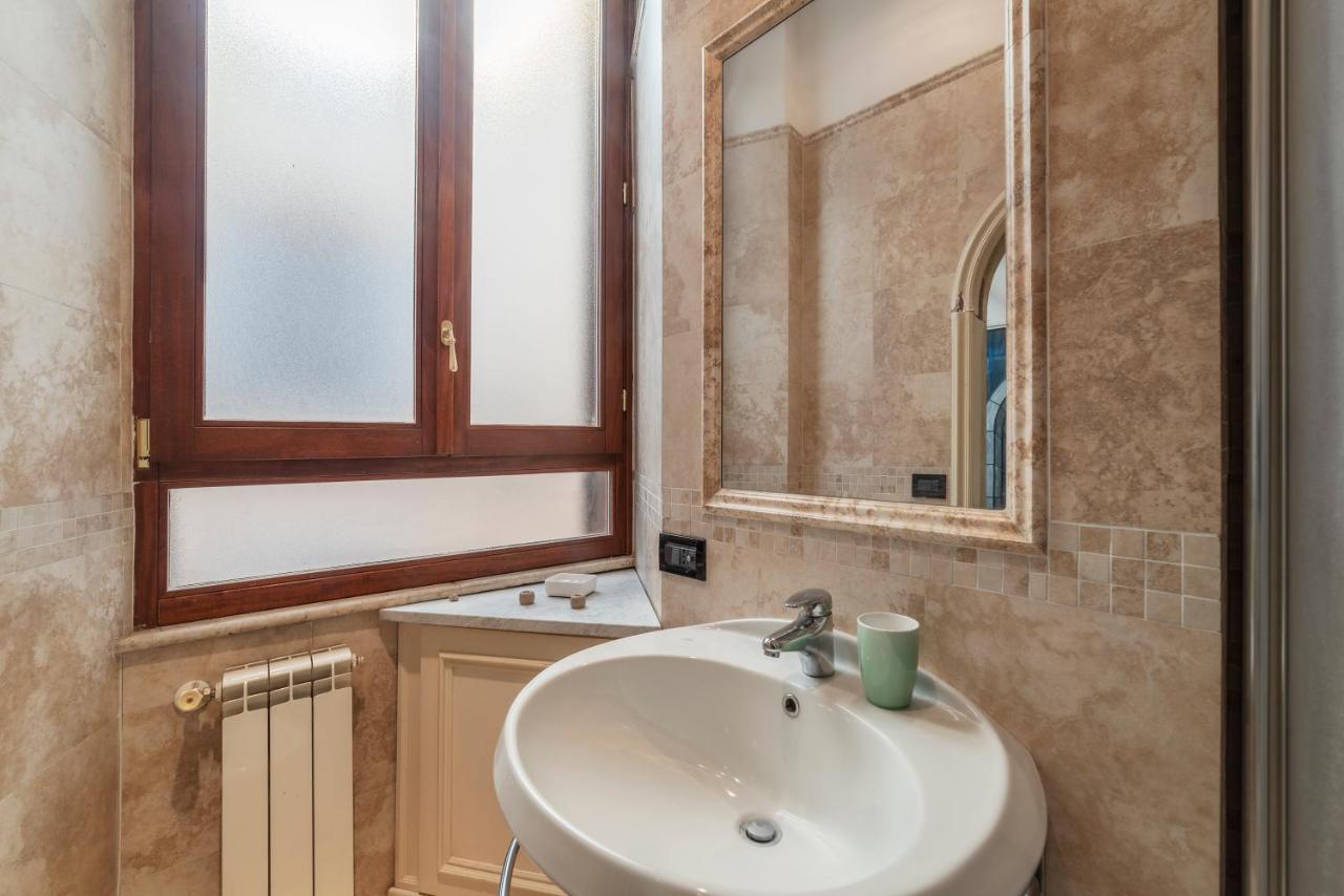 רומא Piazza Di Spagna Elegant Apartment מראה חיצוני תמונה